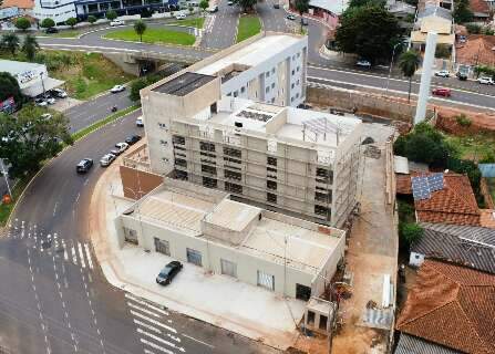 Com obra na fase el&eacute;trica, Vila dos Idosos deve ficar pronta em outubro