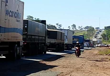 Professor morre em acidente entre motocicleta e caminh&atilde;o