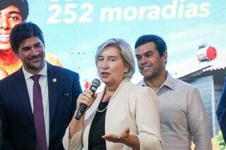 MS assina 252 contratos de casas e deve receber R$ 200 milhões em investimentos MS assina 252 contratos de casas e deve receber R$ 200 milhões em investimentos