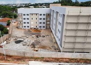Com obra na fase el&eacute;trica, Vila dos Idosos deve ficar pronta em outubro