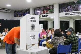 Sem PM na porta, professores de MS v&atilde;o &agrave;s urnas em elei&ccedil;&atilde;o disputada na Fetems