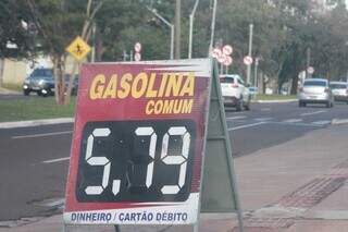 Motoristas esperam redução anunciada da gasolina para abandonar o etanol Motoristas esperam redução anunciada da gasolina para abandonar o etanol