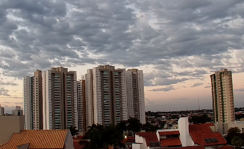Pr&oacute;ximos dias ser&atilde;o de sol, calor crescente e baixa umidade em MS