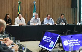 Riedel reúne secretários para balanço de metas e projetos do 2º semestre Riedel reúne secretários para balanço de metas e projetos do 2º semestre