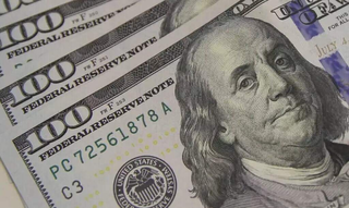 D&oacute;lar vai a R$ 5,64 com alta na tarifa de importa&ccedil;&atilde;o de a&ccedil;o e alum&iacute;nio