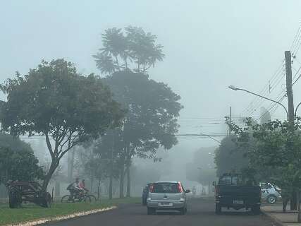 Dourados desperta encoberta por neblina, mas dia promete ser quente