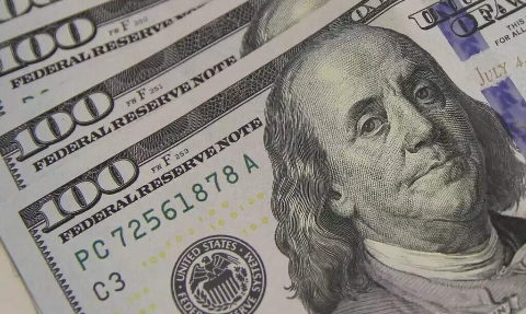 D&oacute;lar sobe para R$ 5,64 com alta na tarifa de importa&ccedil;&atilde;o de a&ccedil;o e alum&iacute;nio
