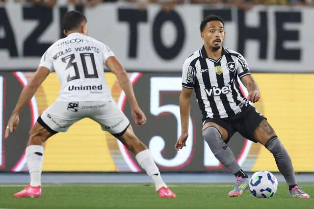 Botafogo supera Cear&aacute; em casa e vai ao G6 do Brasileir&atilde;o