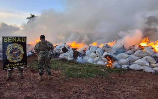 Base do tr&aacute;fico na fronteira escondia 19 toneladas de drogas e 6 ve&iacute;culos