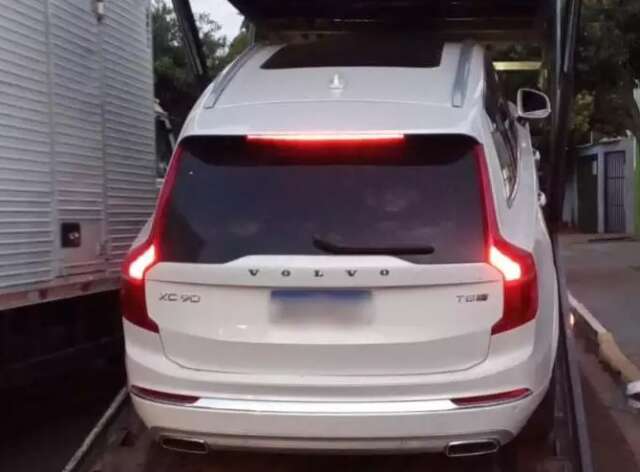 Volvo com mais de R$ 165 mil em d&eacute;bitos de IPVA e multa &eacute; apreendido em opera&ccedil;&atilde;o