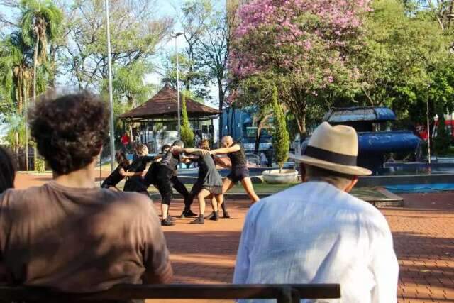 Pra&ccedil;a Ary Coelho recebe festival com flashback, artesanato e gastronomia