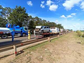 Acidente entre 4 ve&iacute;culos causa congestionamento de mais de&nbsp;5 km&nbsp;em rodovia