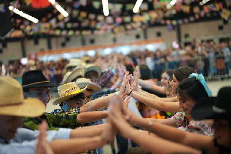 Hoje tem arraial da AACC o dia todo com programação para a família