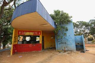 Pra&ccedil;a dos Imigrantes segue esquecida 726 dias ap&oacute;s promessa de revitaliza&ccedil;&atilde;o