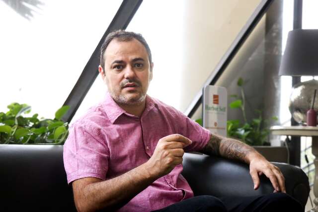 Em caravana contra cassa&ccedil;&atilde;o, Glauber Braga pede apoio aos parlamentares de MS