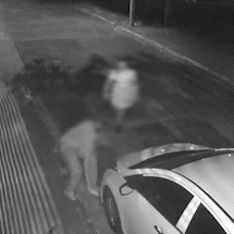 Tentativa de despistar ladr&otilde;es falha e dupla leva celulares de adolescentes
