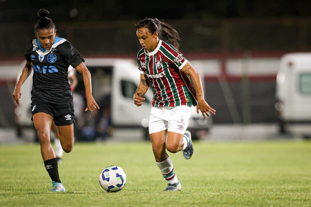 Nos acr&eacute;scimos, Gr&ecirc;mio empata com Fluminense pelo Brasileir&atilde;o Feminino