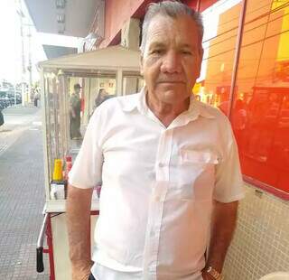 Odenil partiu ap&oacute;s 35 anos vendendo pipoca e distribuindo afeto no Centro
