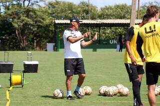 Técnico do Operário anuncia saída após quatro derrotas consecutivas na Série D Técnico do Operário anuncia saída após quatro derrotas consecutivas na Série D