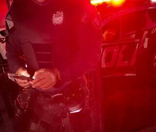 Invasor drogado pula muro e causa p&acirc;nico em condom&iacute;nio na Mata do Jacinto