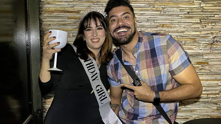 Geração 'Cringe' celebra os 30 anos com nostalgia dos anos 90 e 2000