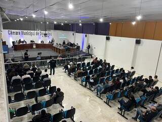 M&eacute;dico acusa vereadora por quebra de decoro, mas C&acirc;mara rejeita den&uacute;ncia