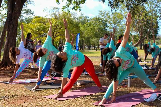 Festival gratuito celebra o Dia Internacional do Yoga no parque