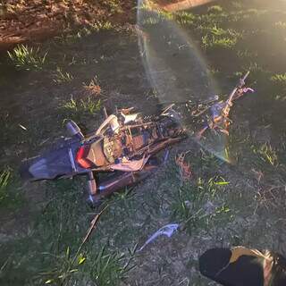 Jovem morre em acidente entre moto e carreta na BR-060