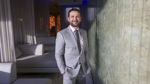Refer&ecirc;ncia internacional em pl&aacute;stica facial, Dr. Daniel Nunes atua no MS