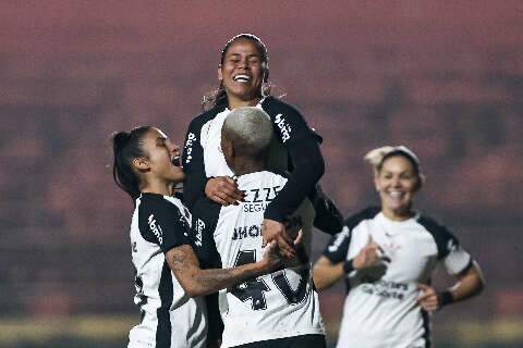 Corinthians vence Flamengo no Canind&eacute; com gol de Vic Albuquerque