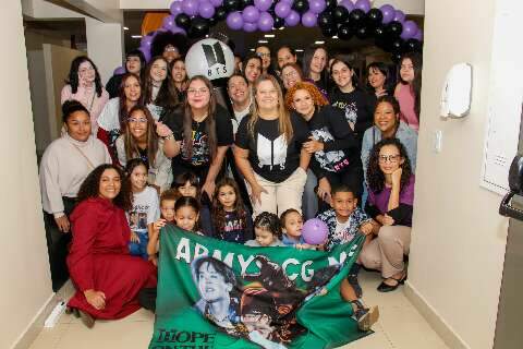 F&atilde;s de BTS se unem para celebrar dispensa dos &iacute;dolos do servi&ccedil;o militar