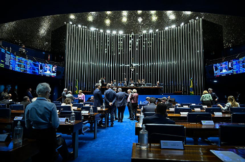 Senado pro&iacute;be redu&ccedil;&atilde;o de pena por idade em crimes de estupro