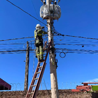 Adega, casa noturna e restaurantes s&atilde;o flagrados com &quot;gato&quot; de energia