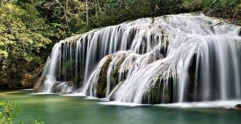 Adolescente morre afogado durante excurs&atilde;o escolar em cachoeira de Bonito