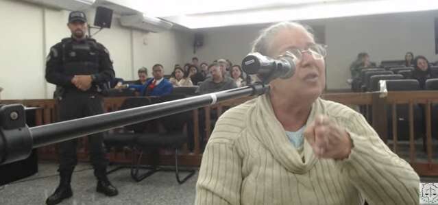 Idosa é condenada a 17 anos de prisão por envenenar e esquartejar o marido