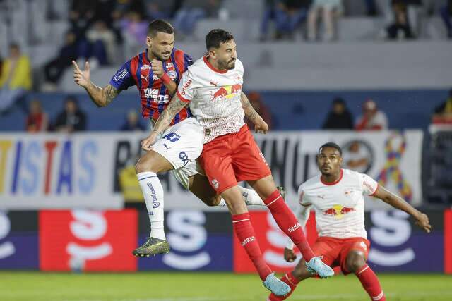 Bahia vence por 3 a 0 e Cruzeiro trope&ccedil;a no Vit&oacute;ria em jogo sem gols