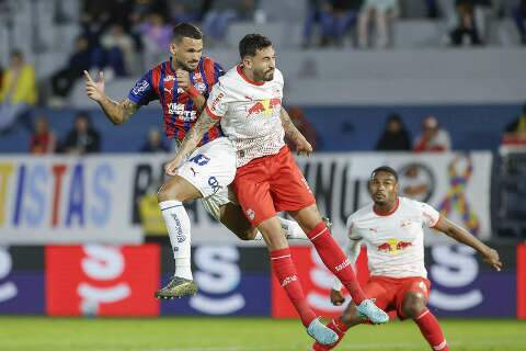 Bahia vence por 3 a 0 e Cruzeiro trope&ccedil;a no Vit&oacute;ria em jogo sem gols