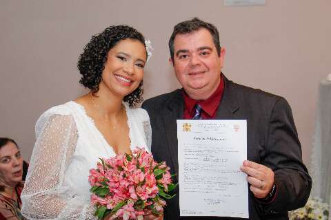 Taynara escolheu maternidade onde trabalha como cen&aacute;rio do casamento