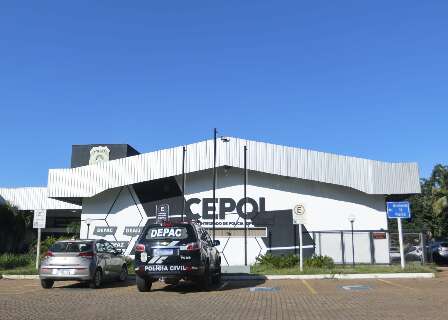 Motorista embriagado &eacute; preso ap&oacute;s tentar fugir com 3 crian&ccedil;as em carro