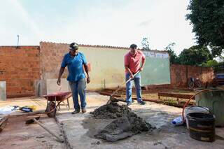 Obra começa e esperança toma conta após influencer demolir casa Obra começa e esperança toma conta após influencer demolir casa