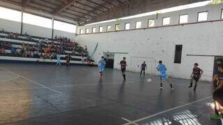 Seis equipes avan&ccedil;am &agrave;s semifinais da Copa Pelezinho de Futsal