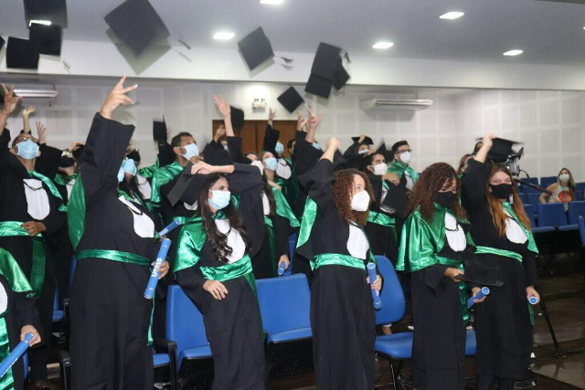 Formou na pandemia? UFMS abre inscri&ccedil;&otilde;es para cola&ccedil;&atilde;o de grau simb&oacute;lica