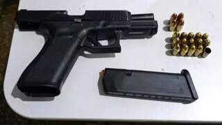 Menino de 2 anos dispara arma acidentalmente e mata a m&atilde;e, diz pol&iacute;cia