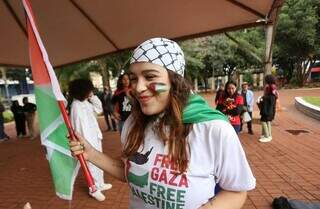 Grupo pede que governo corte relações com Israel durante protesto pró-Palestina Grupo pede que governo corte relações com Israel durante protesto pró-Palestina