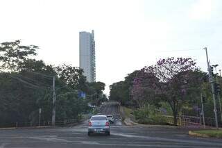 Domingo come&ccedil;a nublado em Campo Grande ap&oacute;s chuva da madrugada