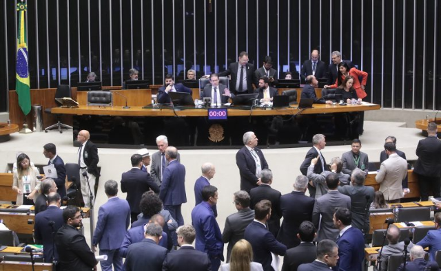 Vota&ccedil;&atilde;o sobre aumento do IOF ser&aacute; antecipada pela C&acirc;mara