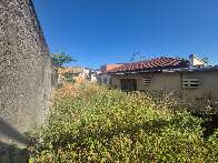 Casa abandonada à venda vira dor de cabeça para vizinhos na Pedro Celestino