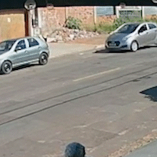 Motorista passa mal, carro sai da rota e atinge ve&iacute;culo parado