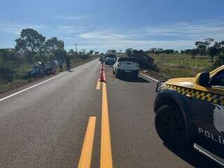 Motorista morre em acidente que fez camionete virar sucata