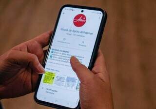 Familiares encontram suporte emocional em grupo de WhatsApp sobre Alzheimer